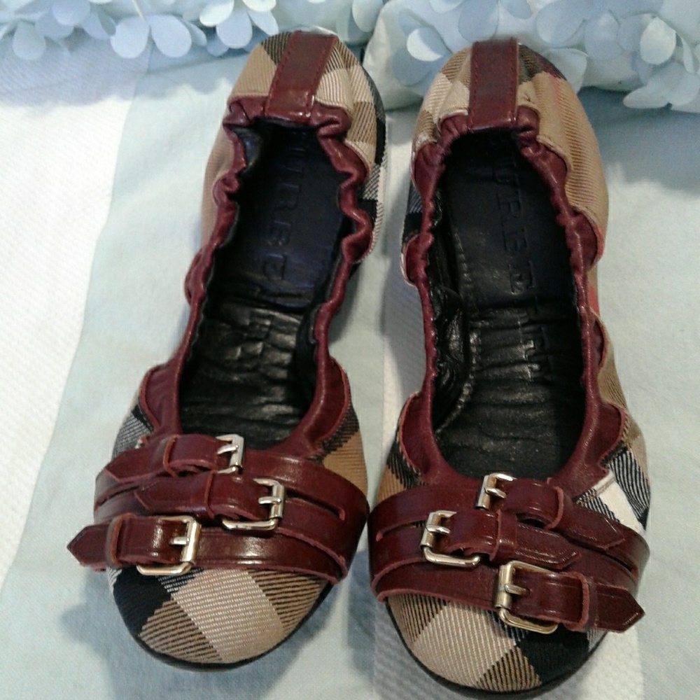 Burberry flats